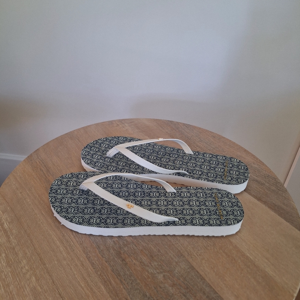 Tory Burch, Leather Flip Flop, Size 7, Ivory.